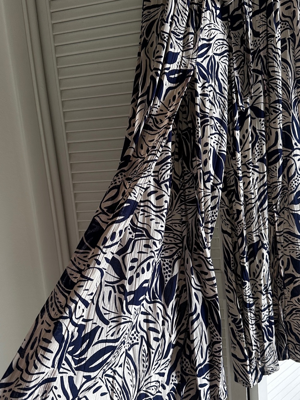 Angie Navy and Cream Botanical Wide-Leg Palazzo Pants - Picture 8 of 10
